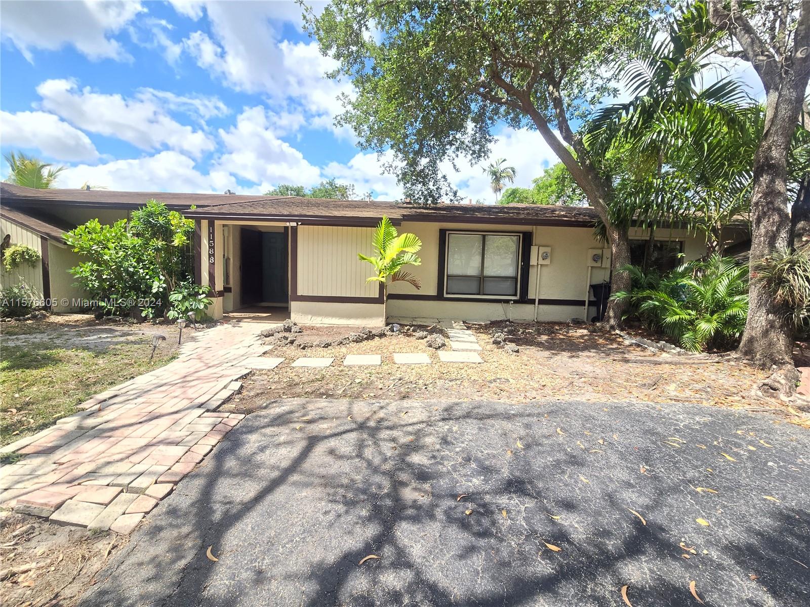 11588 SW 112 AVE
