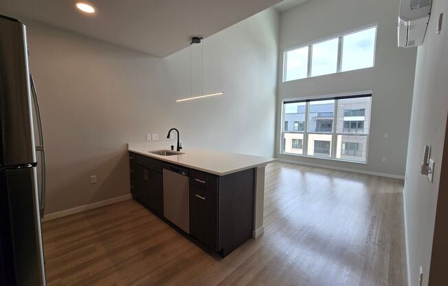 2 beds, 1 bath, 955 sqft, $2,080, Unit 8421-419