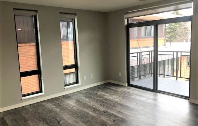 1 bed, 1 bath, 698 sqft, $1,425, Unit 301
