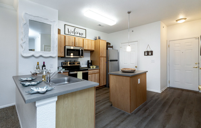 Classic Kitchen-Upgraded Flooring & Appliances