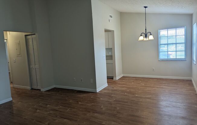 2 beds, 1 bath, 860 sqft, $1,200, Unit Wilda 1