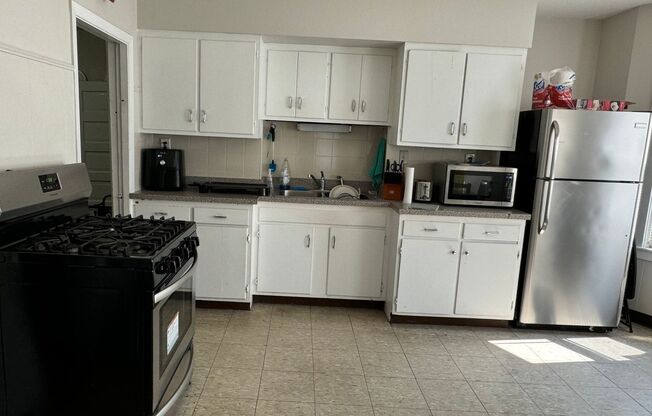 2 beds, 1 bath, 800 sqft, $1,500, Unit Unit 1 (1F)