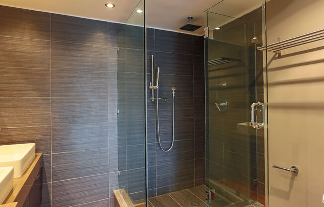 1 bed, 1.5 baths, 1,009 sqft, $3,990, Unit 1112