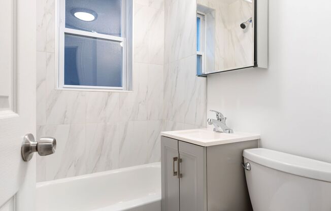 Studio, 1 bath, 205 sqft, $1,395, Unit 113