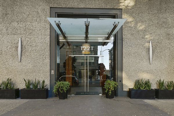 Nob Hill Tower in San Francisco