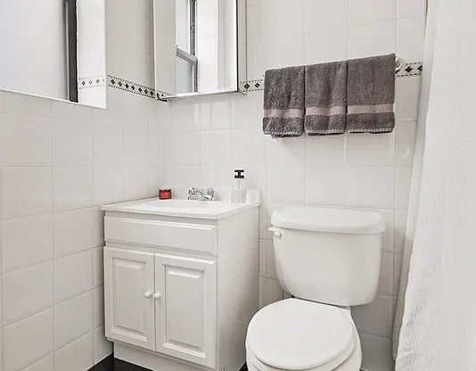 1 bed, 1.5 baths, $5,000, Unit 5H