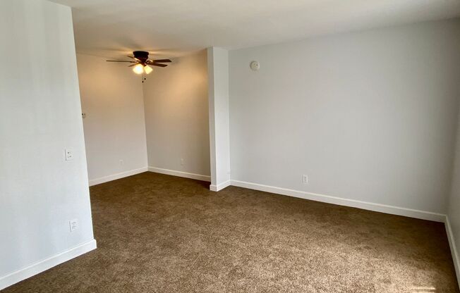 1 bed, 1 bath, 570 sqft, $1,595, Unit 12