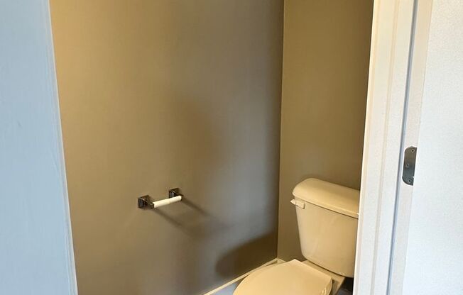 3 beds, 2.5 baths, 1,425 sqft, $1,880, Unit D101