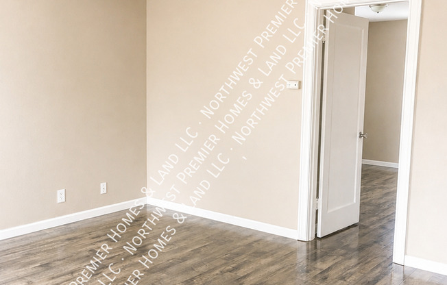 2125 4 ST