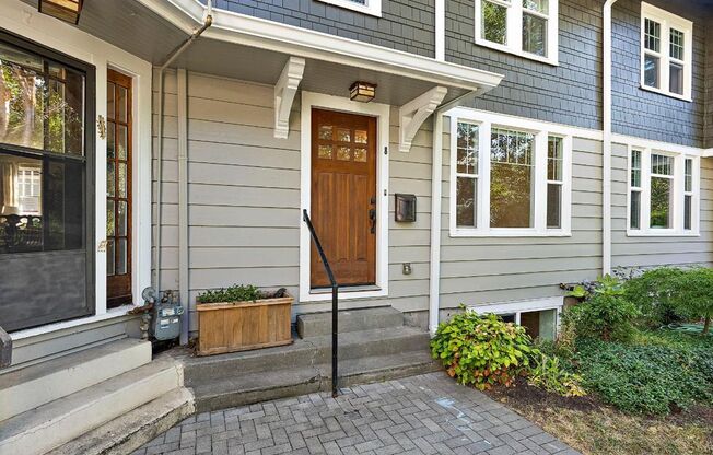 Modern 4-Story Townhouse in Tacoma’s Historic Stadium District | 4 Bed, 3 Bath w/ Private Patio!