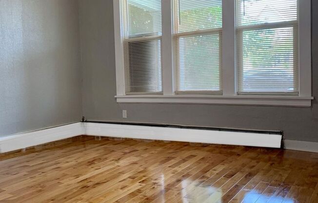 Beautiful 6 bedroom house in St. Paul!!