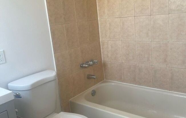 1 bed, 1 bath, 628 sqft, $1,525, Unit 323