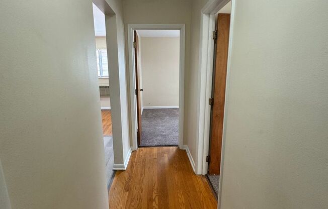 2 beds, 1 bath, 918 sqft, $850