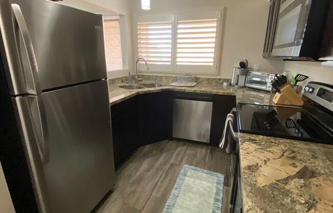 Awesome Furnished Townhouse in the heart of Tempe-Near ASU!