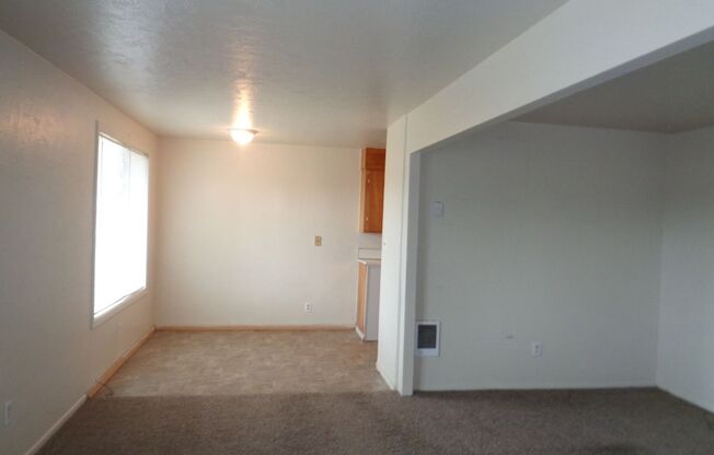 2 beds, 1 bath, $1,090