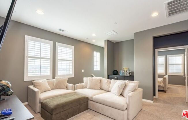 22058 BARRINGTON WAY