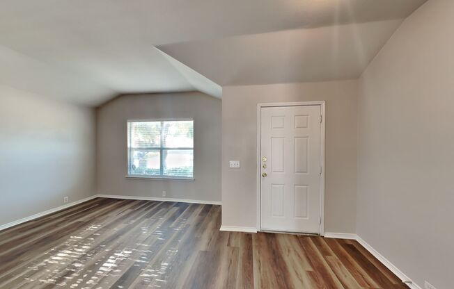 Beautiful Brick 3 bedroom, 2 bathroom in Fort Worth!