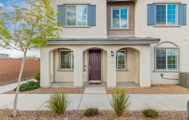 Like new 3-Bedroom Townhome!