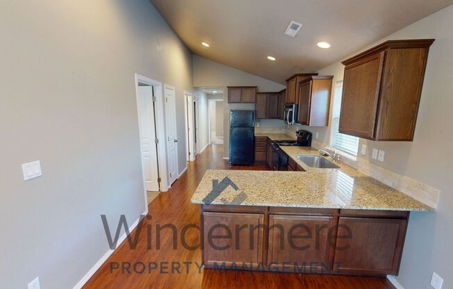 3 beds, 2 baths, 1,064 sqft, $1,695, Unit chin220-1
