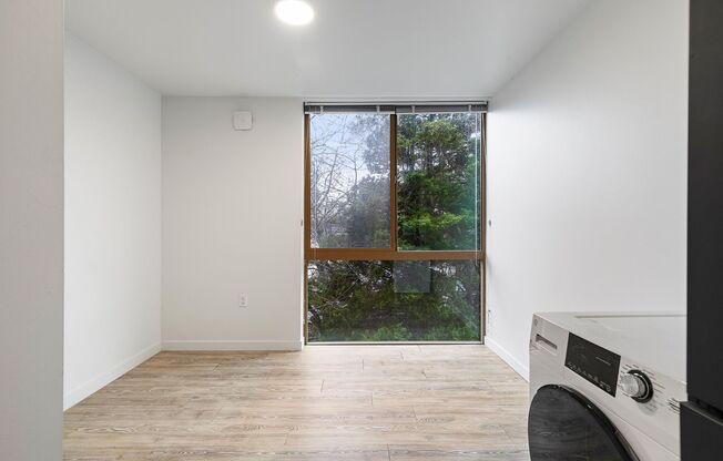 Studio, 1 bath, 187 sqft, $915, Unit 212
