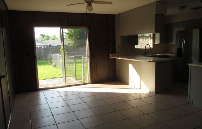 3 beds, 2 baths, $2,000