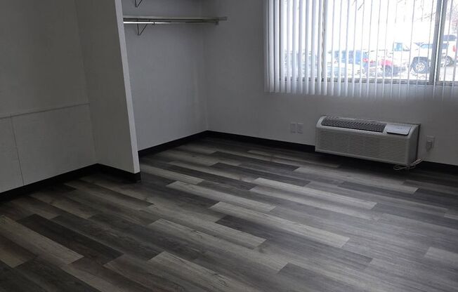 Studio, 1 bath, $550, Unit 125