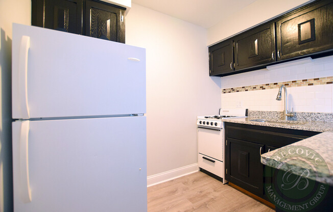 Studio, 1 bath, 392 sqft, $1,550, Unit 506