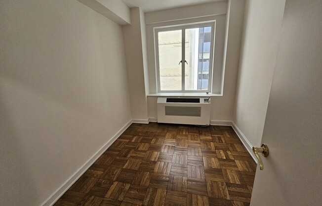 1 bed, 1 bath, 740 sqft, $4,950, Unit 15I