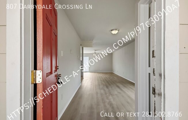 807 DARBYDALE XING LN