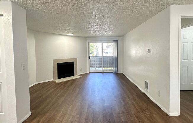 2 beds, 2 baths, 970 sqft, $1,850, Unit L201