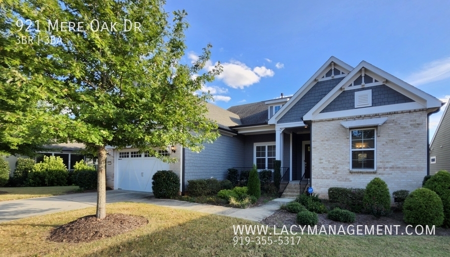 921 MERE OAK DR