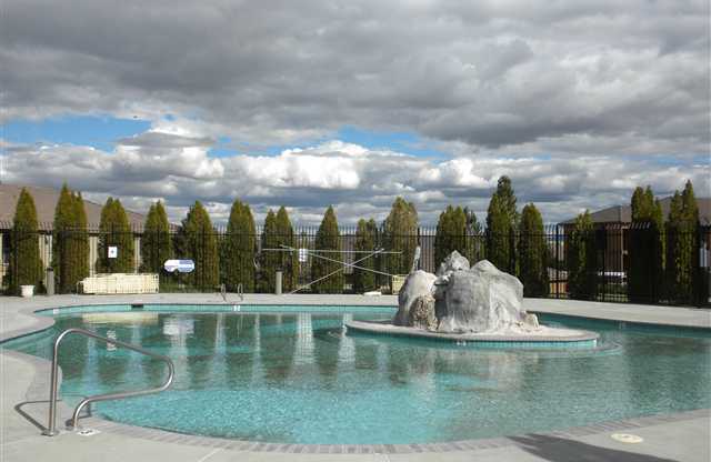 Large, Downstairs 2x2 Condo at Silver Creek, Washer & Dryer In Unit!