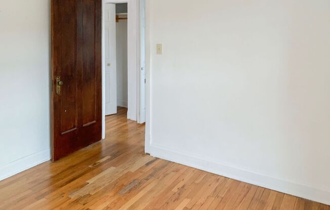 1 bed, 1 bath, 645 sqft, $2,100, Unit 3523-3E