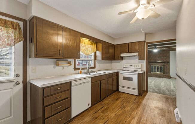 3 bedroom 2 bath home located just off Grantline Rd.