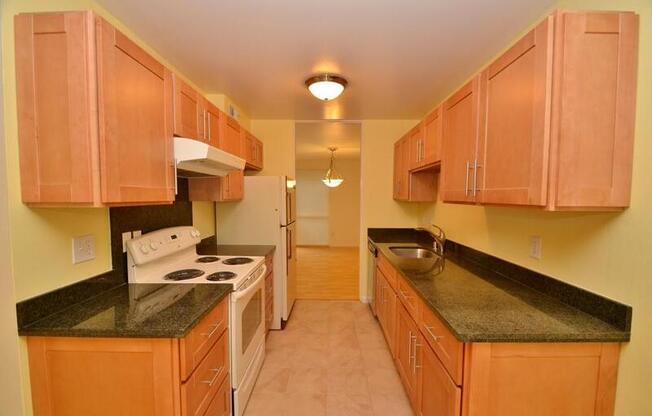 116 SURREY LN