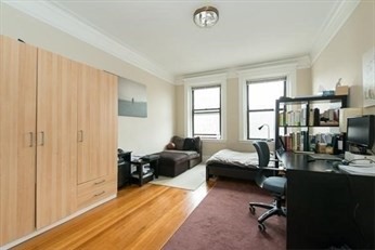 3 beds, 1 bath, 1,017 sqft, $4,800, Unit 301