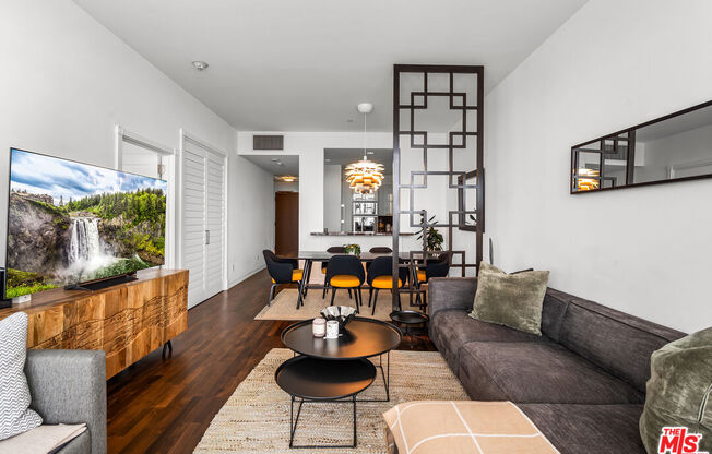 1 bed, 2 baths, 1,120 sqft, $6,000, Unit 36F