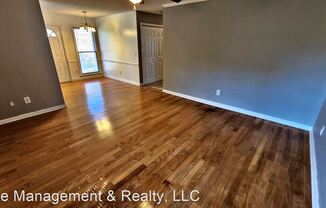 1502 Barrington NW