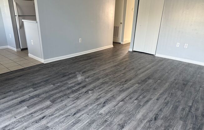 1 bed, 1 bath, 613 sqft, $850, Unit F4