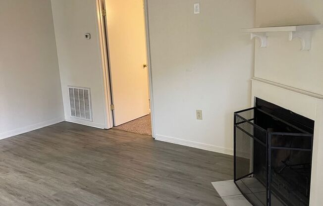 2 beds, 2 baths, 972 sqft, $850