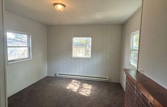 3 beds, 1 bath, $820