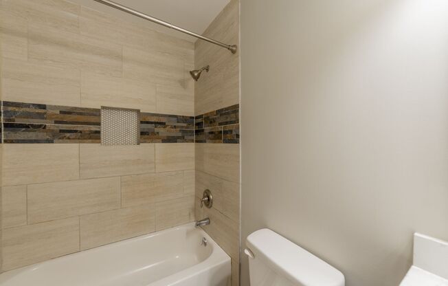 4 beds, 2 baths, 1,500 sqft, $1,995, Unit 712HCO