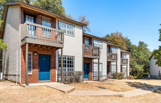 River Crossing Townhome - 2BD/2.5BA - W/D - Reserved Parking - Fenced Yard - $1600