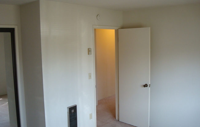 1 bed, 1 bath, 600 sqft, $2,400, Unit 2