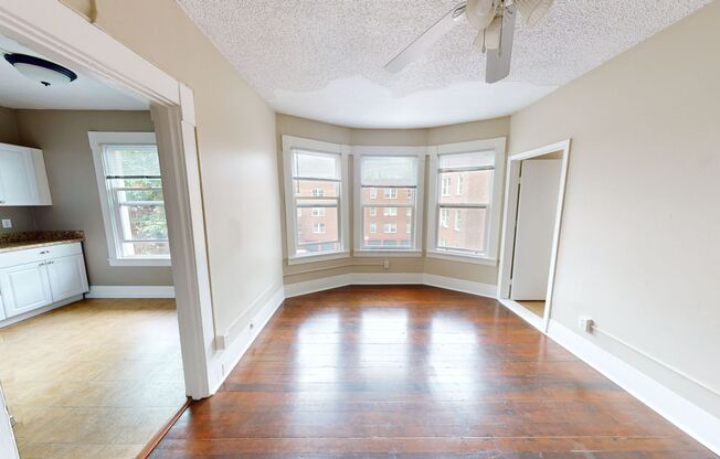 Studio, 1 bath, 332 sqft, $1,350, Unit 203