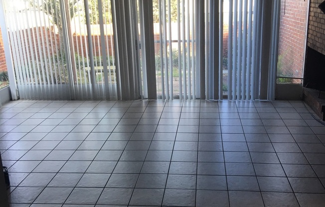 3/2.5 Close to TMH and Governor Square