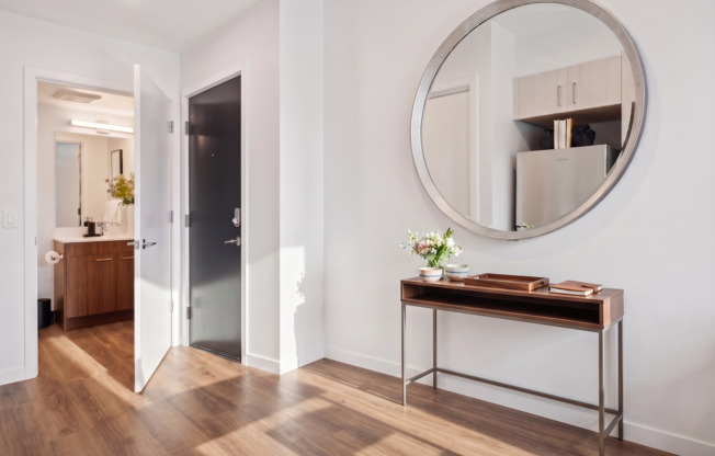 Studio, 1 bath, 688 sqft, $2,455, Unit 2