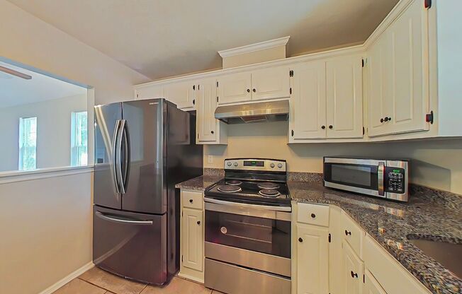 Three bedroom home in Martinez!