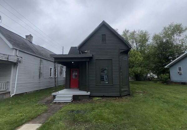 317 S GRAND AVE