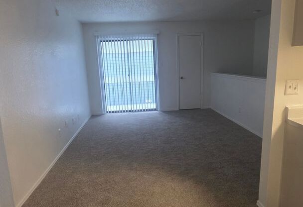 2 beds, 1 bath, 756 sqft, $1,050, Unit 1516